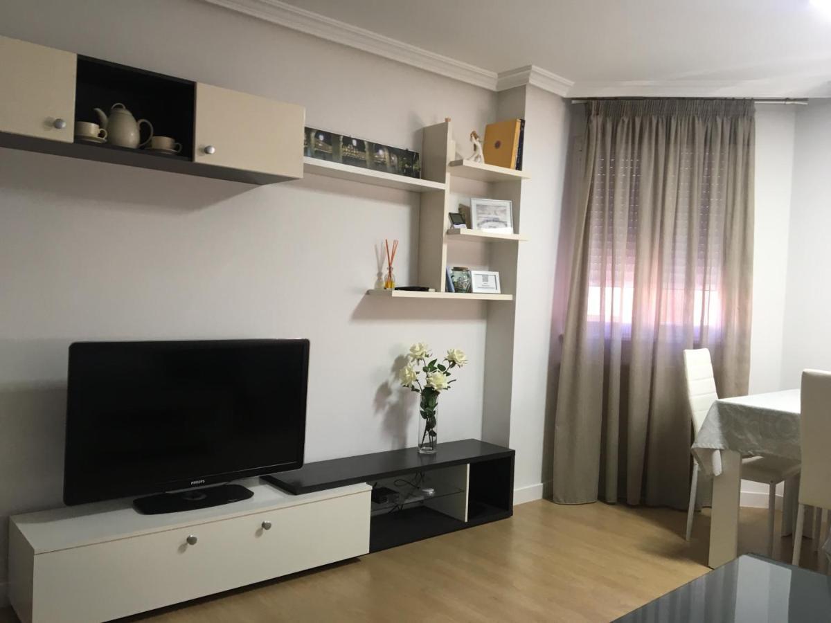 Апартаменти Vut Santa Marta Санта-Марта-де-Тормес Екстер'єр фото